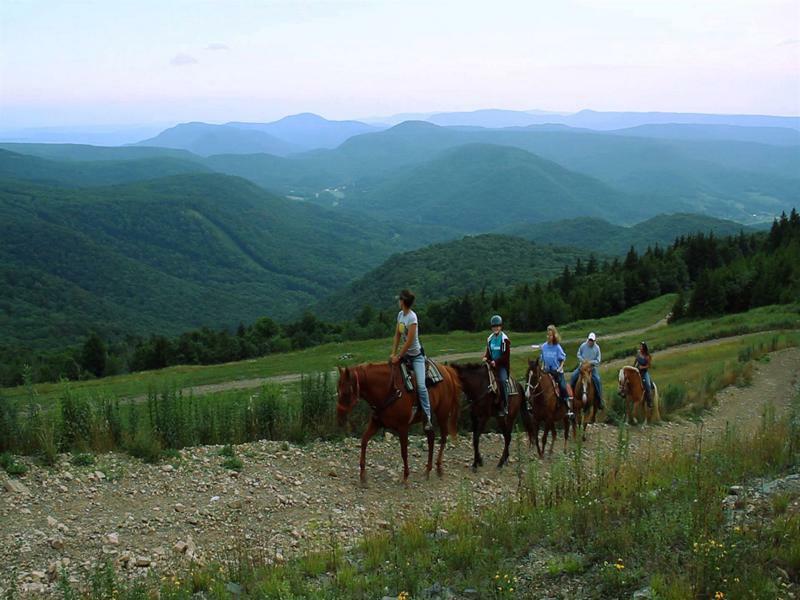 Top Of The World Hotel Snowshoe Bagian luar foto